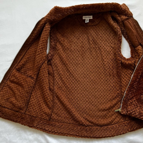 NWOT Calvin Klein Plush Zip-Up Vest - Picture 7 of 13